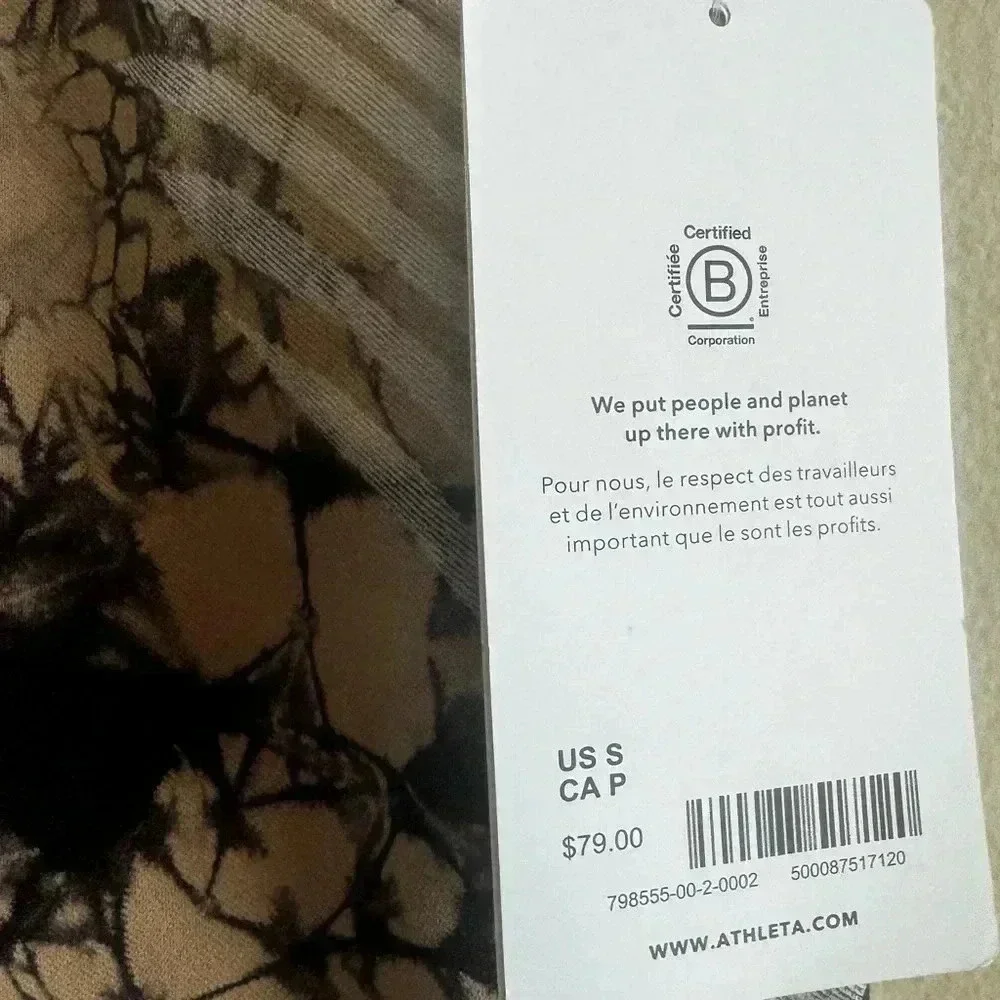 Athleta Motivate Seamless Bike Shorts, Cream/ Navy, Size S
